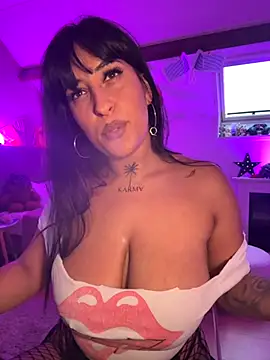 CarolaDrago online show from October 2025 07:01:02 AM