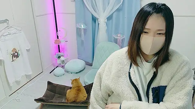 Snapshot of MEI--55 chatting on November 2025 09:08:02 AM MEI--55 online show from November 2025 09:08:02 AM