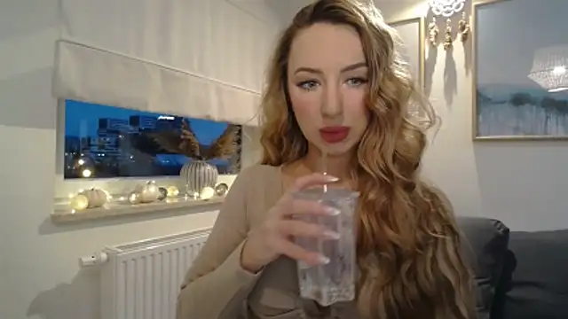 JulietteDiamond online show from November 2025 03:17:01 PM