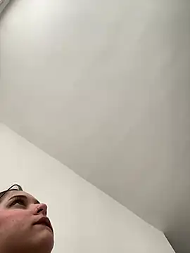 Snapshot of SophiaLaurens chatting on March 2025 08:42:01 PM SophiaLaurens online show from March 2025 08:42:01 PM