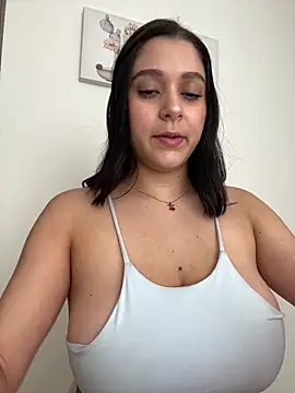 Snapshot of SophiaLaurens chatting on February 2026 08:50:02 PM SophiaLaurens online show from February 2026 08:50:02 PM