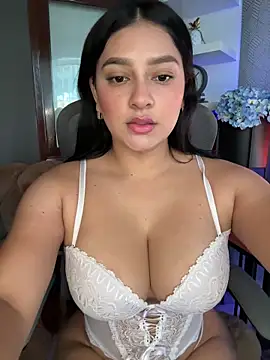 Snapshot of sarasoto_1 chatting on February 2025 07:06:02 PM sarasoto 1 online show from February 2025 07:06:02 PM