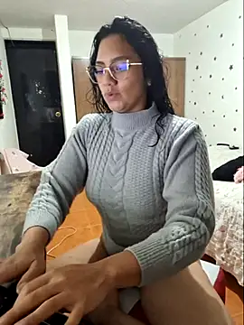 Thaliacooper  online show from October 2025 01:39:01 AM