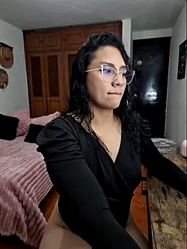 Thaliacooper  online show from September 2025 12:17:02 AM