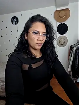 Thaliacooper  online show from October 2025 01:52:01 AM