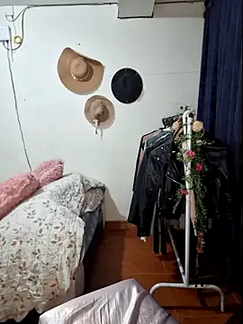 Thaliacooper  online show from January 2025 11:22:01 PM