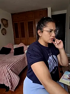 Thaliacooper  online show from October 2025 06:12:02 PM