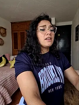 Thaliacooper  online show from September 2025 06:40:01 PM