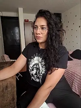 Thaliacooper  online show from March 2026 05:45:02 PM