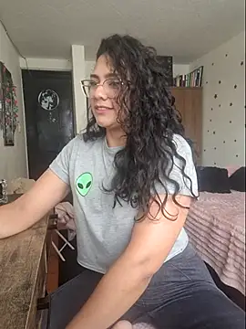 Thaliacooper  online show from April 2026 06:24:01 PM