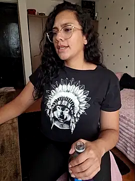 Thaliacooper  online show from February 2026 05:20:01 PM