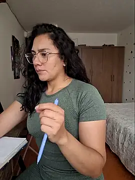 Thaliacooper  online show from October 2025 05:34:02 PM