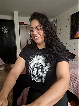 Thaliacooper  online show from April 2026 06:26:01 PM