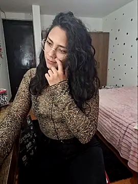 Thaliacooper  online show from December 2025 11:33:02 PM