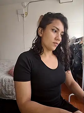 Thaliacooper  online show from January 2025 06:21:01 PM