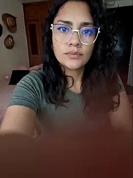 Thaliacooper  online show from September 2025 06:23:01 PM