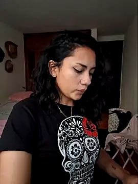 Thaliacooper  online show from March 2025 10:52:02 PM