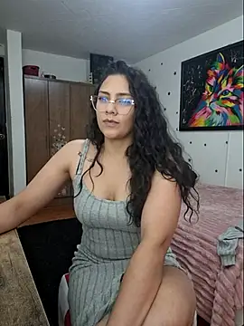 Thaliacooper  online show from June 2026 09:09:02 PM