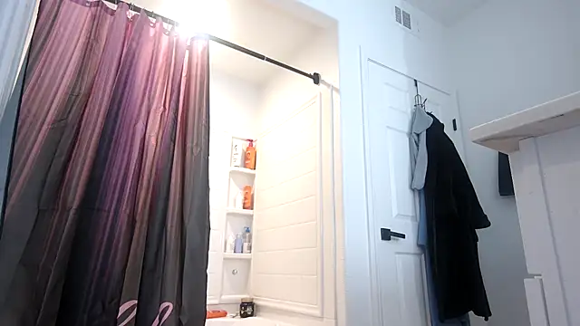 QueenLolaX online show from February 2026 12:32:01 AM