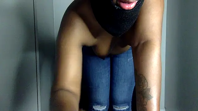 Snapshot of Africanbootie chatting on March 2025 08:50:02 AM Africanbootie online show from March 2025 08:50:02 AM