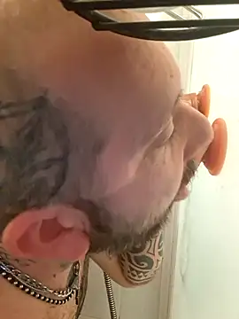 teddy79good online show from December 2025 05:13:01 PM