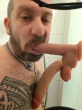 teddy79good online show from February 2026 05:46:02 PM