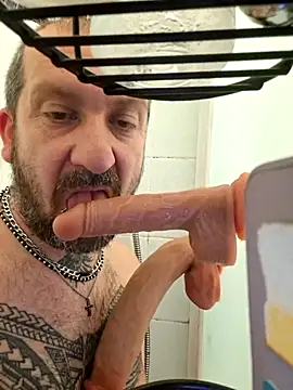 teddy79good online show from March 2026 04:32:02 PM