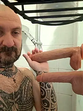 teddy79good online show from December 2025 04:46:02 PM