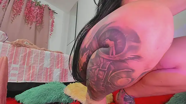 Snapshot of msschloee_ chatting on October 2025 11:58:02 PM msschloee online show from October 2025 11:58:02 PM