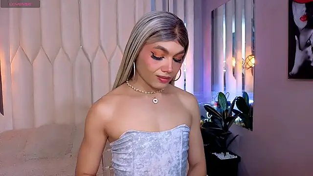 Megan Do Santos online show from April 2026 01:59:01 PM