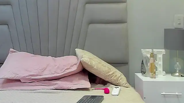 Snapshot of angel_adamx chatting on November 2025 03:32:02 AM angel adamx online show from November 2025 03:32:02 AM