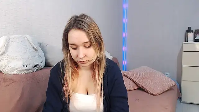 lovely hayley online show from February 2026 09:36:02 PM