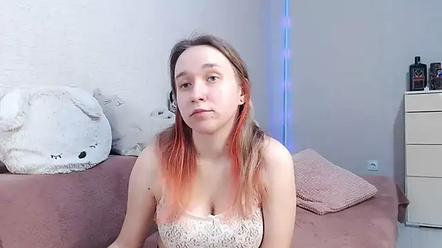 lovely hayley online show from April 2026 08:43:01 PM