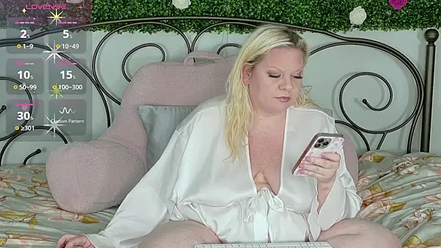 siennaxluxx online show from May 2026 02:37:01 AM