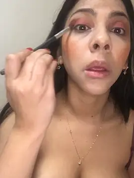 Snapshot of bellinii07 chatting on December 2024 01:28:02 AM bellinii07 online show from December 2024 01:28:02 AM