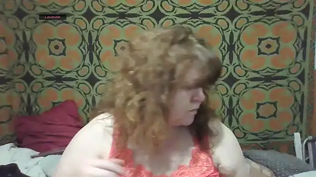 Snapshot of RoseRed69 chatting on October 2025 01:29:02 AM RoseRed69 online show from October 2025 01:29:02 AM