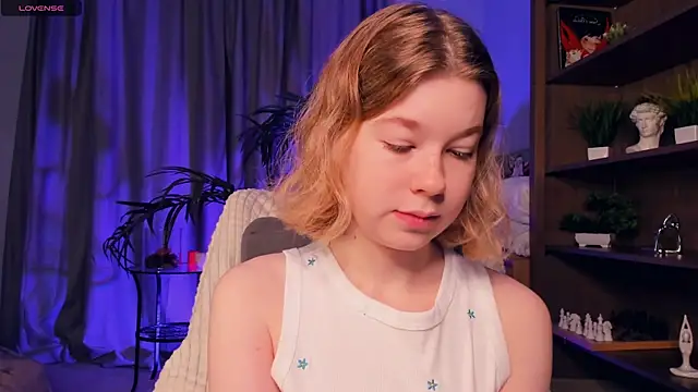 PollyHathor online show from September 2025 09:54:01 PM