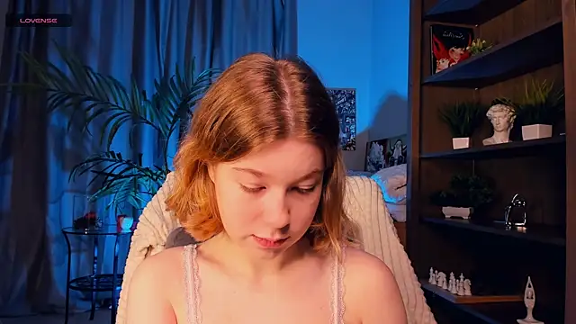 PollyHathor online show from September 2025 09:42:01 PM