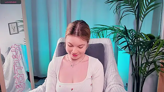 PollyHathor online show from February 2025 09:43:01 PM