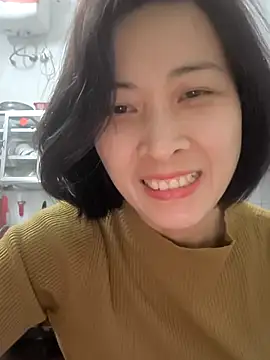 Snapshot of Sweets24 chatting on February 2025 03:42:01 AM Sweets24 online show from February 2025 03:42:01 AM