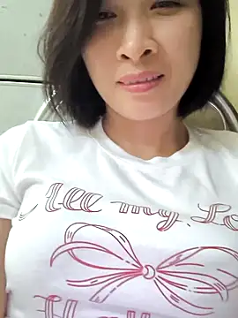 Snapshot of Sweets24 chatting on September 2025 02:44:01 PM Sweets24 online show from September 2025 02:44:01 PM
