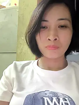 Snapshot of Sweets24 chatting on October 2025 01:02:01 PM Sweets24 online show from October 2025 01:02:01 PM