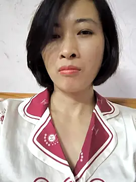Snapshot of Sweets24 chatting on October 2025 04:47:02 AM Sweets24 online show from October 2025 04:47:02 AM