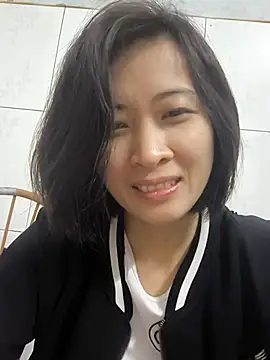 Snapshot of Sweets24 chatting on March 2025 04:51:02 AM Sweets24 online show from March 2025 04:51:02 AM