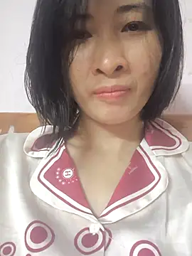 Snapshot of Sweets24 chatting on October 2025 01:44:02 PM Sweets24 online show from October 2025 01:44:02 PM