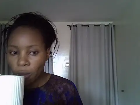 Snapshot of Queen_loveer chatting on March 2026 11:44:01 AM Queen loveer online show from March 2026 11:44:01 AM