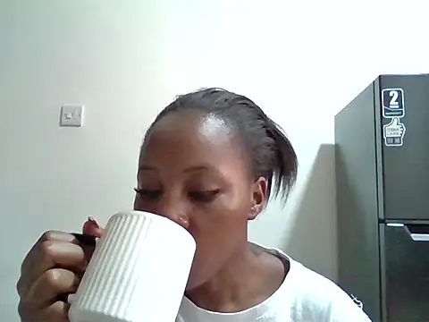 Snapshot of Queen_loveer chatting on February 2026 04:30:01 AM Queen loveer online show from February 2026 04:30:01 AM