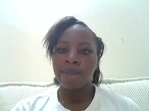 Snapshot of Queen_loveer chatting on December 2025 01:26:02 PM Queen loveer online show from December 2025 01:26:02 PM