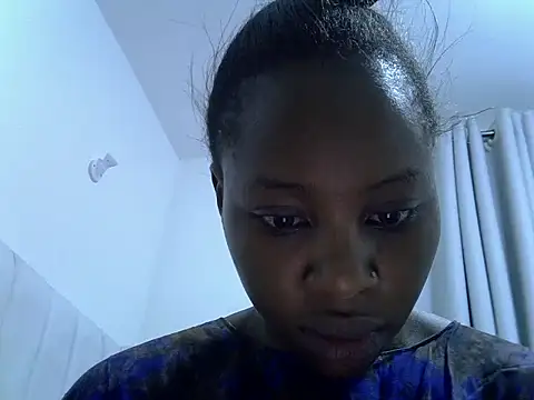 Snapshot of Queen_loveer chatting on March 2026 10:19:01 PM Queen loveer online show from March 2026 10:19:01 PM