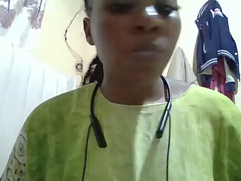 Snapshot of Queen_loveer chatting on September 2025 06:46:01 PM Queen loveer online show from September 2025 06:46:01 PM
